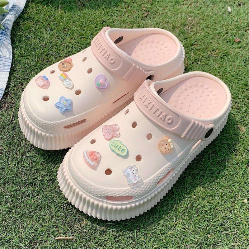 夏日多巴胺DIY洞洞鞋女外穿软底学生松糕凉鞋防滑包头学生可爱沙