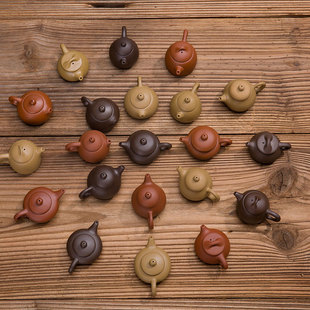 Mini purple small teapot can be raised to play fingertip pot tea pet tea play kung fu tea accessories ornaments manufacturers direct supply