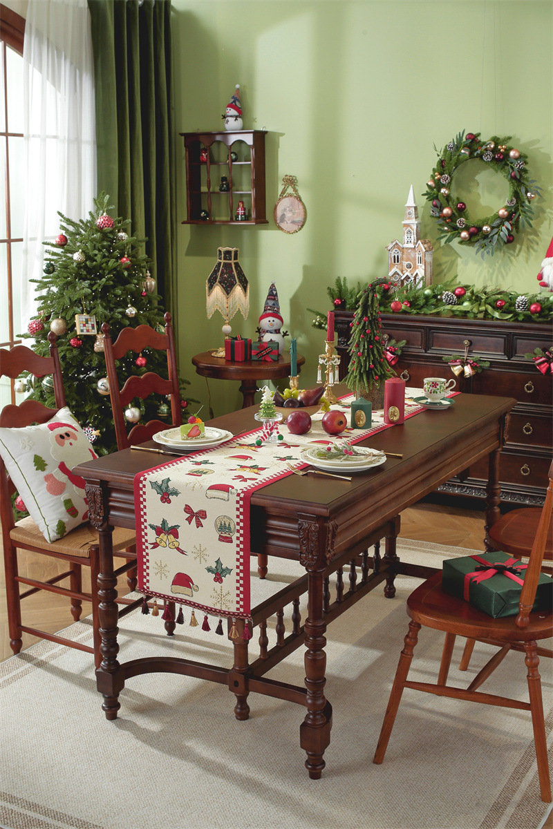 Christmas Jacquard Table Runner With Snowflakes And Santa Hats_voghion.com