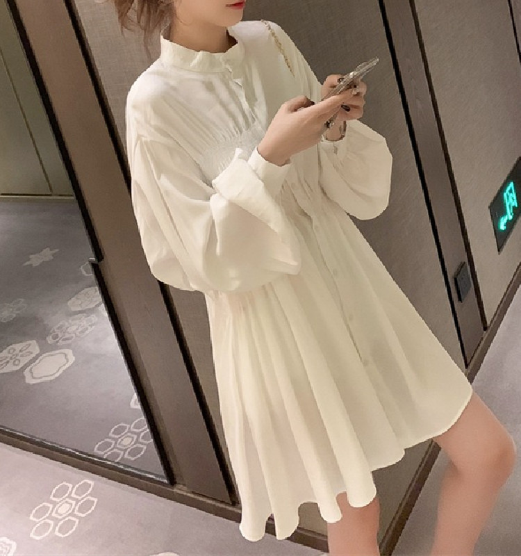 初秋新商品のゆったりした中長タイプのシャツの女性長袖のデザイン感があります。|undefined