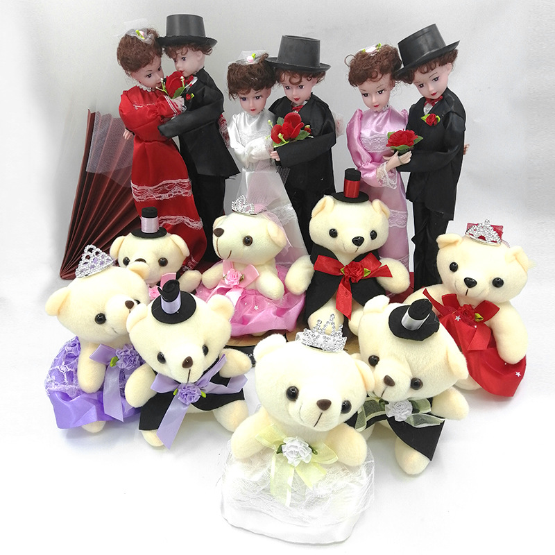 Venta al por mayor de juguete de peluche pareja oso vestido de boda cama muñeca regalo de boda coche muñeca decoración muñeca