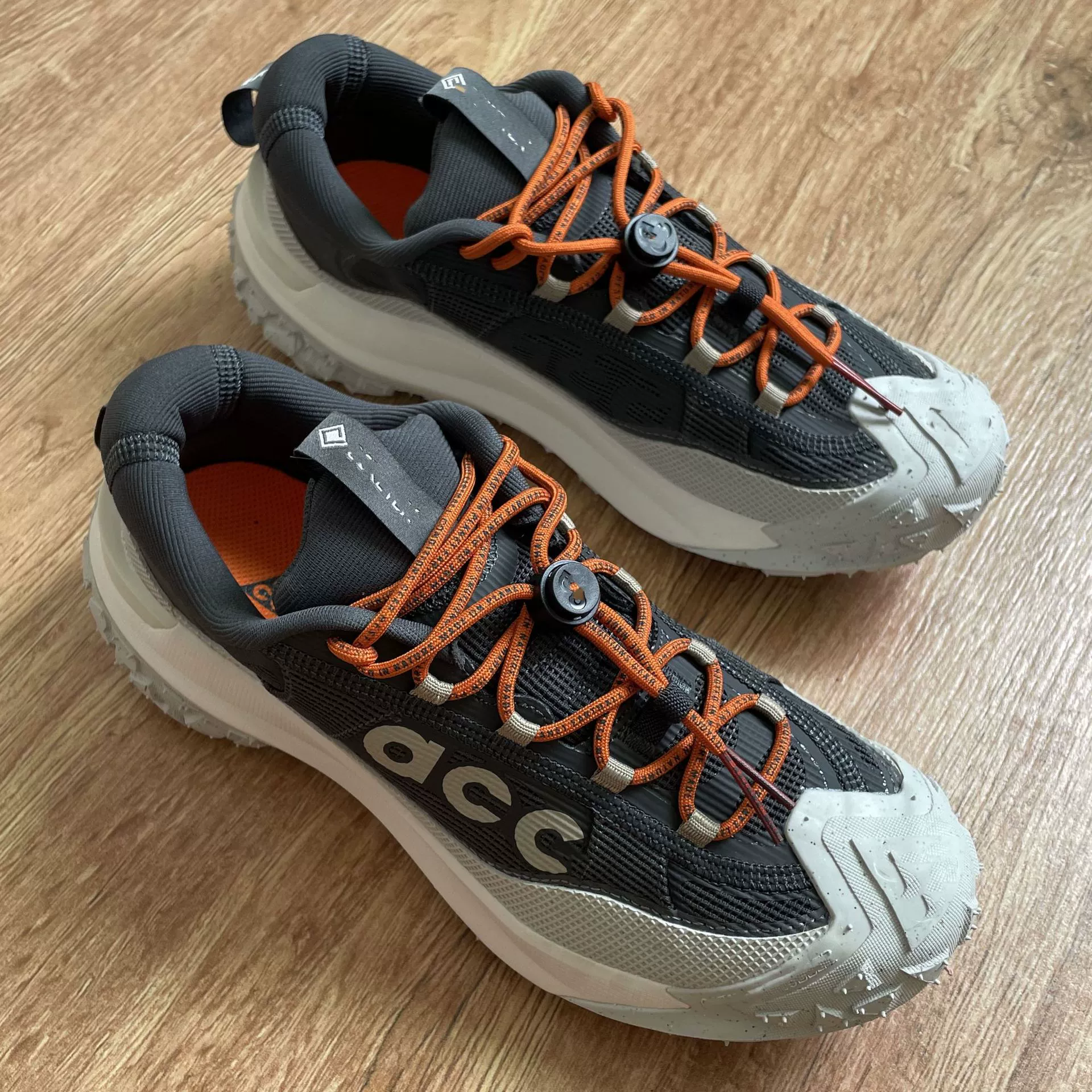 Off-road sports climbing non-slip low breathable sports shoes for men and women for hiking