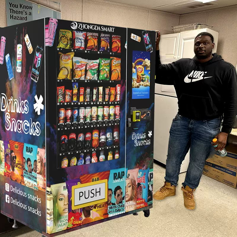 国外制冷自动售货机自助饮料机零食自动售卖机 vending machine