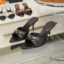 2025高品质欧美迪拜新加坡越南金属链条装饰平底真皮一字拖