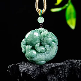 翡翠项饰;天然玉石项饰;翡翠手饰