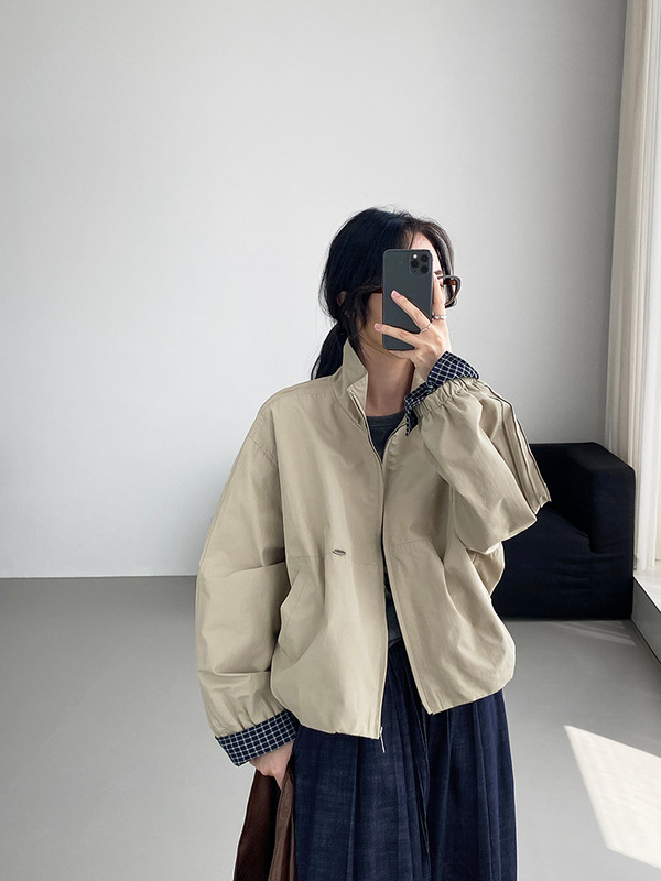 那末韩系宽松休闲立领工装风外套女设计感格子撞色短款风衣H2809|undefined