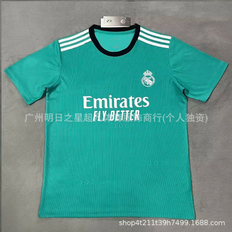ブラジル、ドイツ、イタリア、スペイン、日本、イングランド、ベンフィカ、フランス、アルゼンチン、ポルトガルのサッカーユニフォーム|undefined