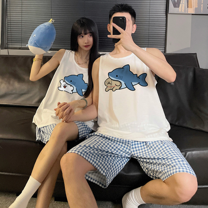 Crayon Shin-chan pijamas de pareja mujeres verano algodón chaleco pantalones cortos estudiantes de dibujos animados lindo traje de servicio a domicilio para hombres