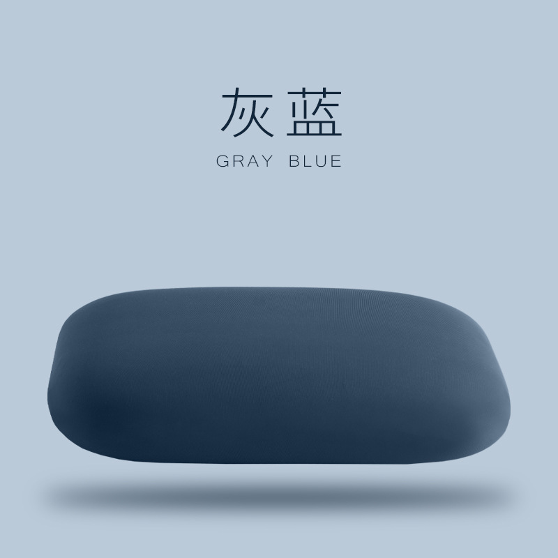 Silk pillow at lunchtime for sleep for elementary school students
