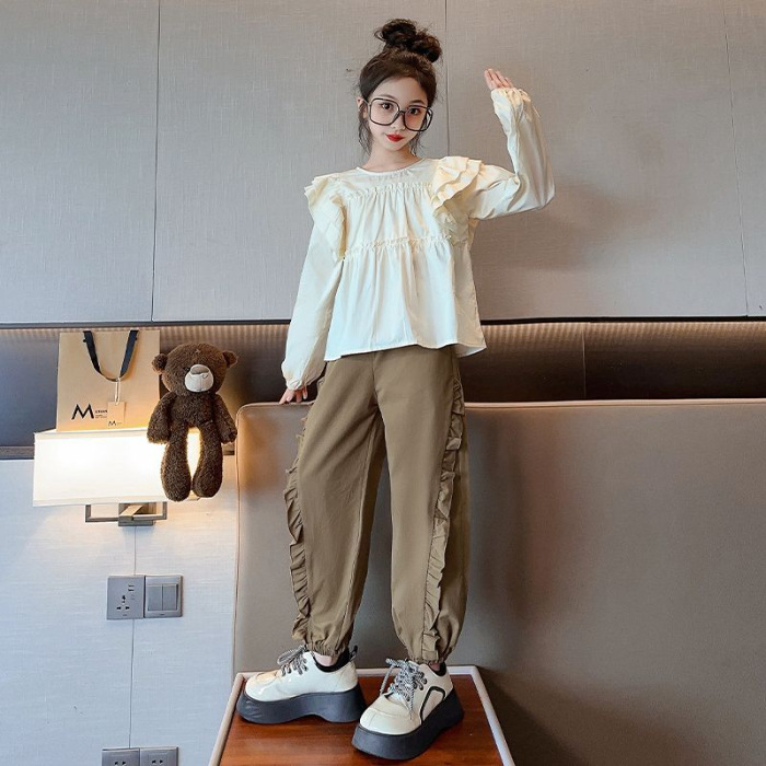 Traje de niña otoño 2024 nuevo estilo estilo estilo occidental niña mediana niño de mediana edad manga larga primavera y otoño encaje casual traje de dos piezas