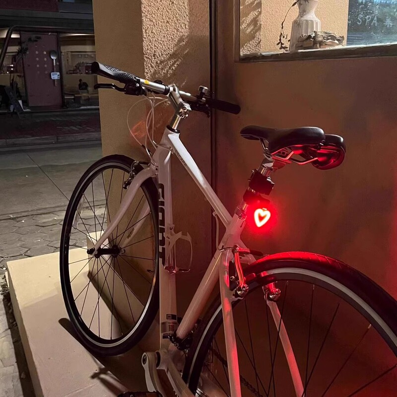 Mountain Bike Night Tail Light Heart Bone Flash Decorative Signal Light Road Bike Riding Equipment Warning Light
