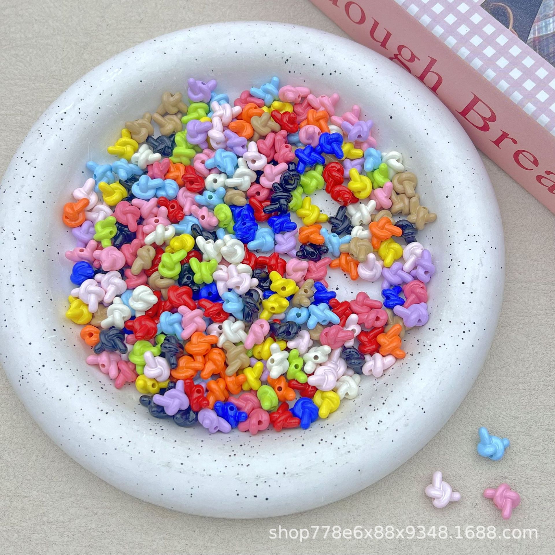 Mixed color/small knot