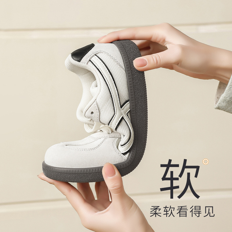 Zapatos de entrenamiento rojos de Augu Lion Dengben años 2026 primavera cabeza redonda zapatos deportivos casuales ligeros zapatos blancos pequeños