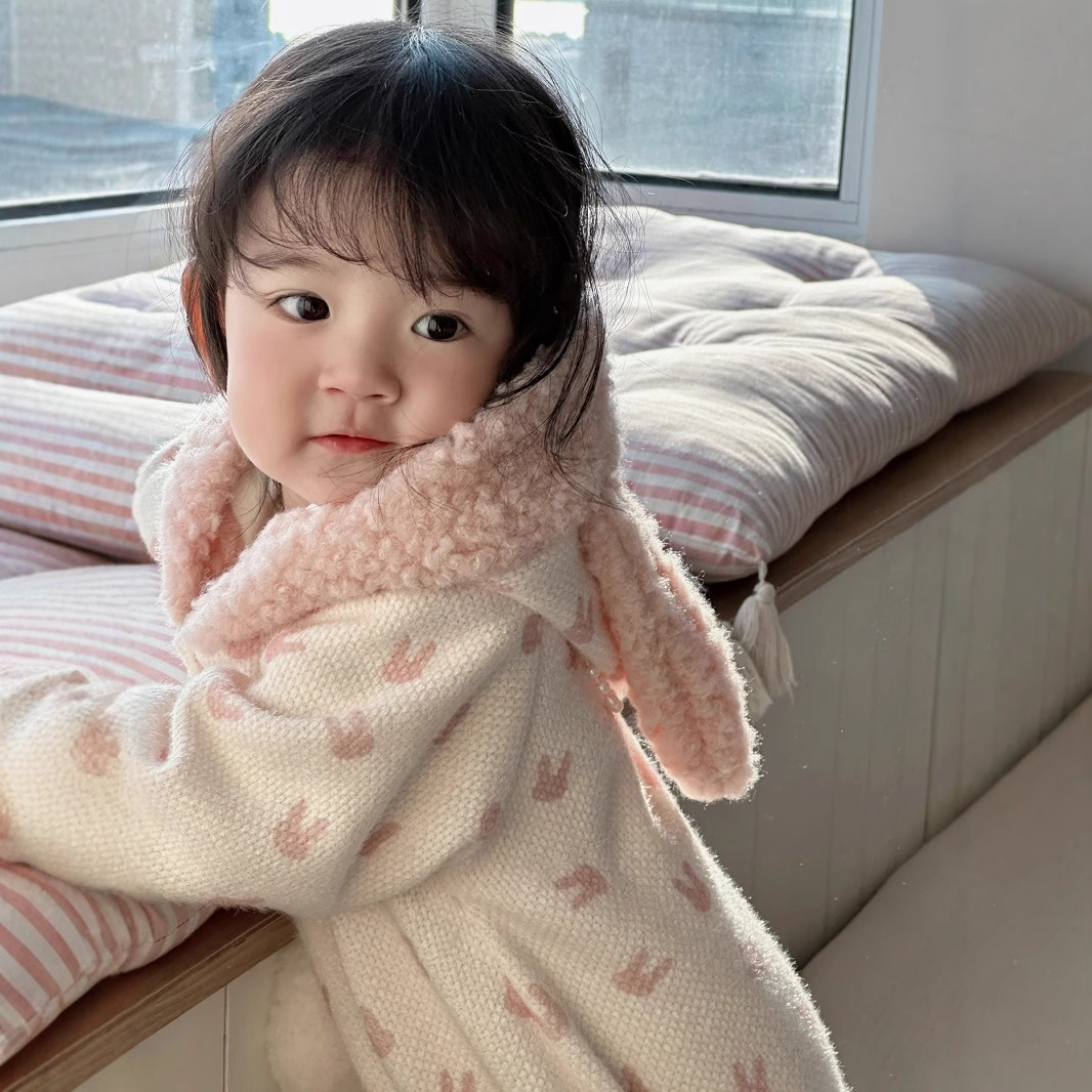 Ropa de bebé invierno niña bebé mono princesa estilo extranjero conejo exterior ropa gruesa mampara con capucha ropa de invierno