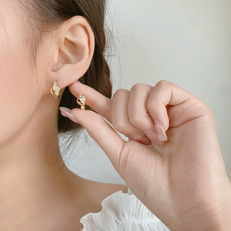 Трансграничная новая мода простой премиум-смысл с бриллиантами узлы серьги европейский и американский темперамент микро-бриллиант дикие медные застежки для женщин