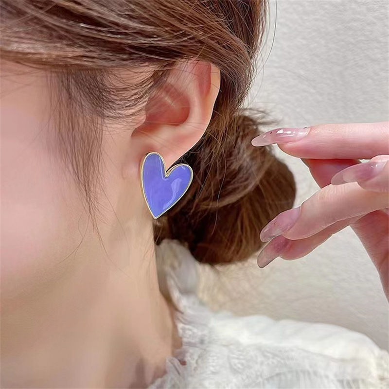 Purple Heart-shaped Flower Alloy Stud Earrings Female New display picture 3