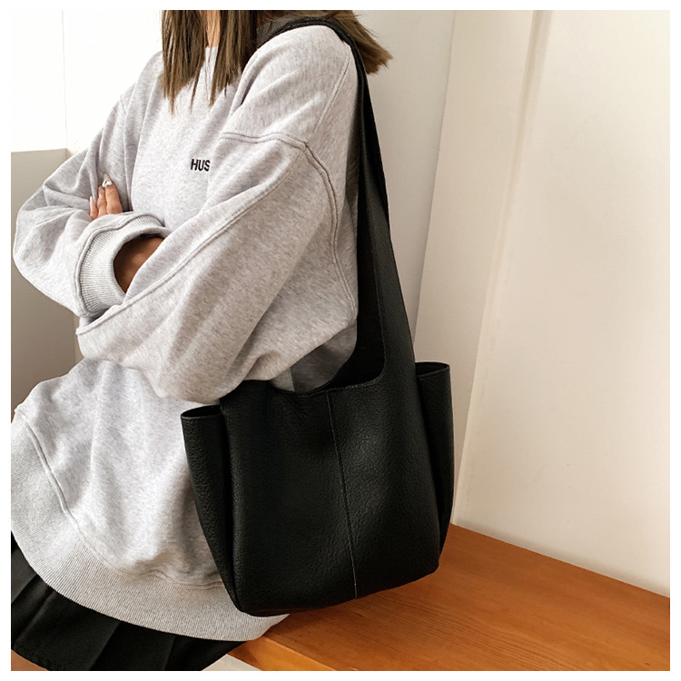 Fashion Solid Color Magnetic Buckle Tote Bag display picture 5