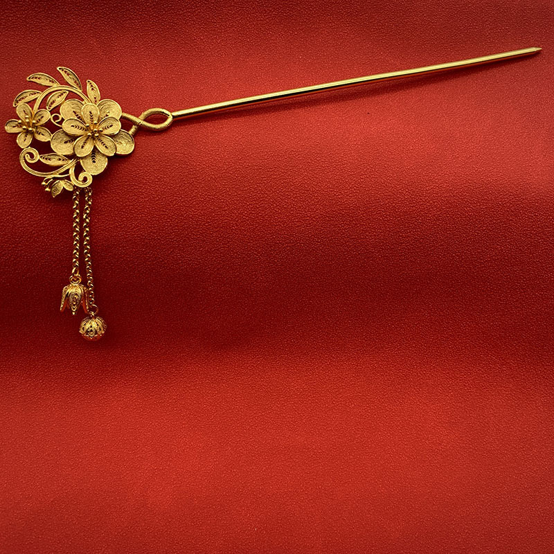 足銀の金メッキのかんざしの花の糸の工芸は花を作って蝶の漢服の新婦を引き連れます。