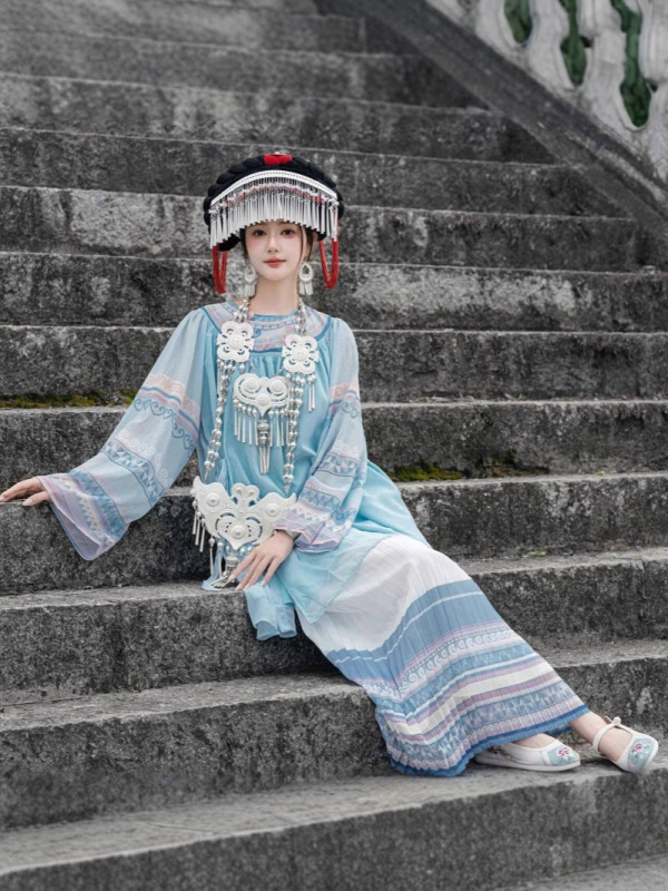 2025年新款少数民族彝族服装云南旅拍凉山火把节纯欲写真摄影套装|undefined