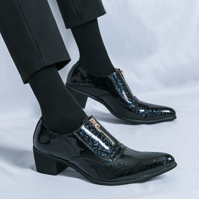 zapatos de hombre comercio exterior transfronterizo nuevos zapatos de cuero casuales tendencia de moda zapatos de cuero elevados tendencia brillante zapatos de cuero punta al por mayor