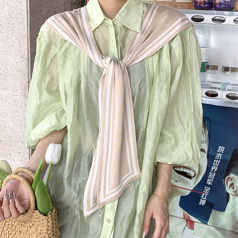 Versión coreana del chal rojo de la red de estilo marino, habitación con aire acondicionado, hombro, camisa exterior a rayas blancas y negras para mujer, cuello falso de punto de primavera y otoño