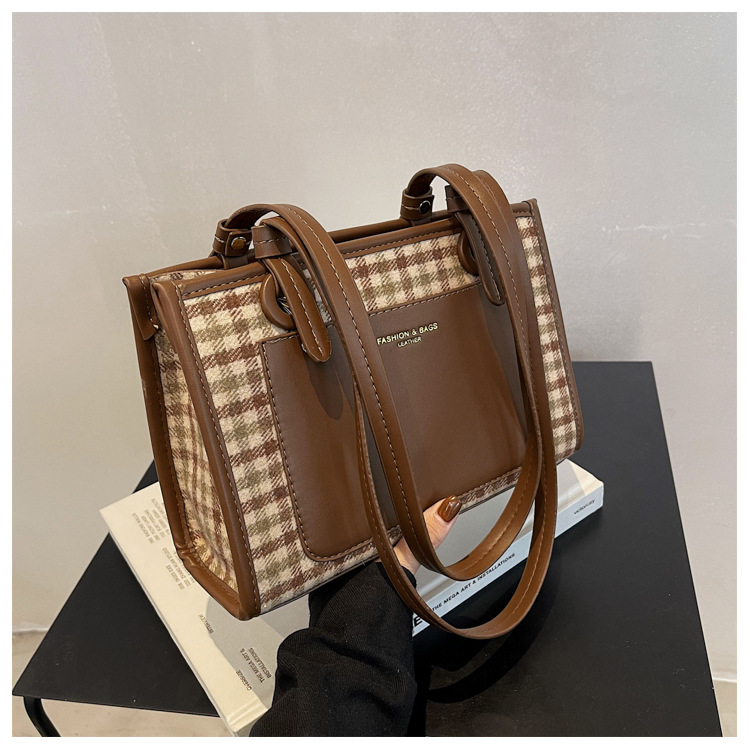 Fashion Large-capacity Hit Color Plaid Shoulder Tote Bag Wholesale Nihaojewelry display picture 10