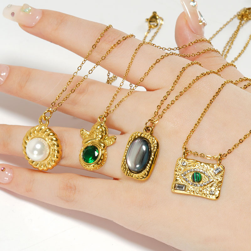 Collar de acero de titanio con sentido de diseño de nicho europeo y americano para mujer de acero inoxidable de 18K moda de alta calidad colgante de piedra natural cadena de clavícula