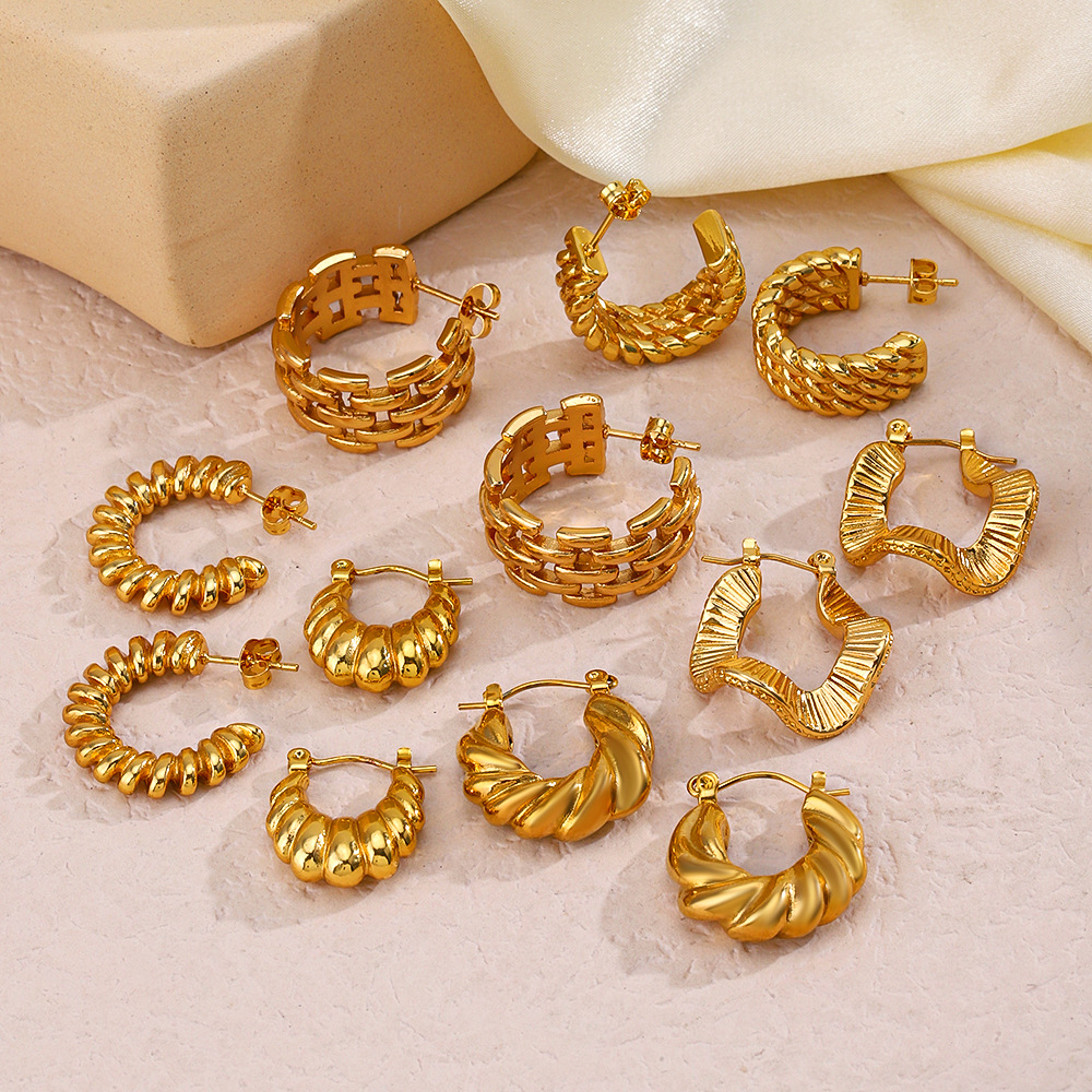 304 Stainless Steel Material C Shape Pattern Women'S Gender PVD Coated 18K Gold Plated C Shape 304 Stainless Steel Retro Simple Style Waterproof Non Tarnish Ear Studs