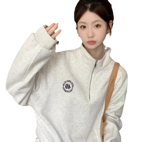 Women's Loose Fit Polo Neck Crew Neck Sweatshirt with Hand-Embroidered Retro Shoulder Design, Youthful and Age-Defying Hooded Cotton Top