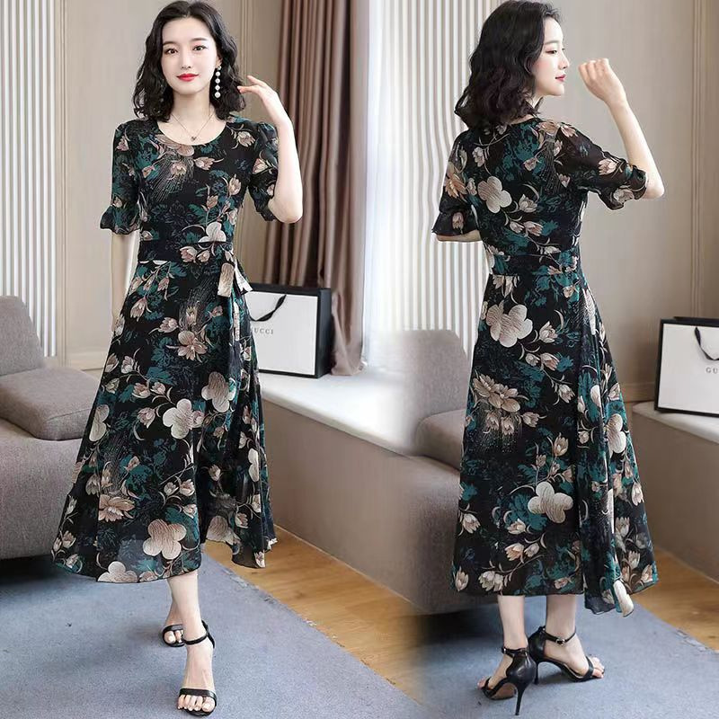 Short-sleeved dress Women's 2023 Summer plus size Tight Waist Slimming Crotch Covering Long Round Neck Floral Dress Fashionable Elegant