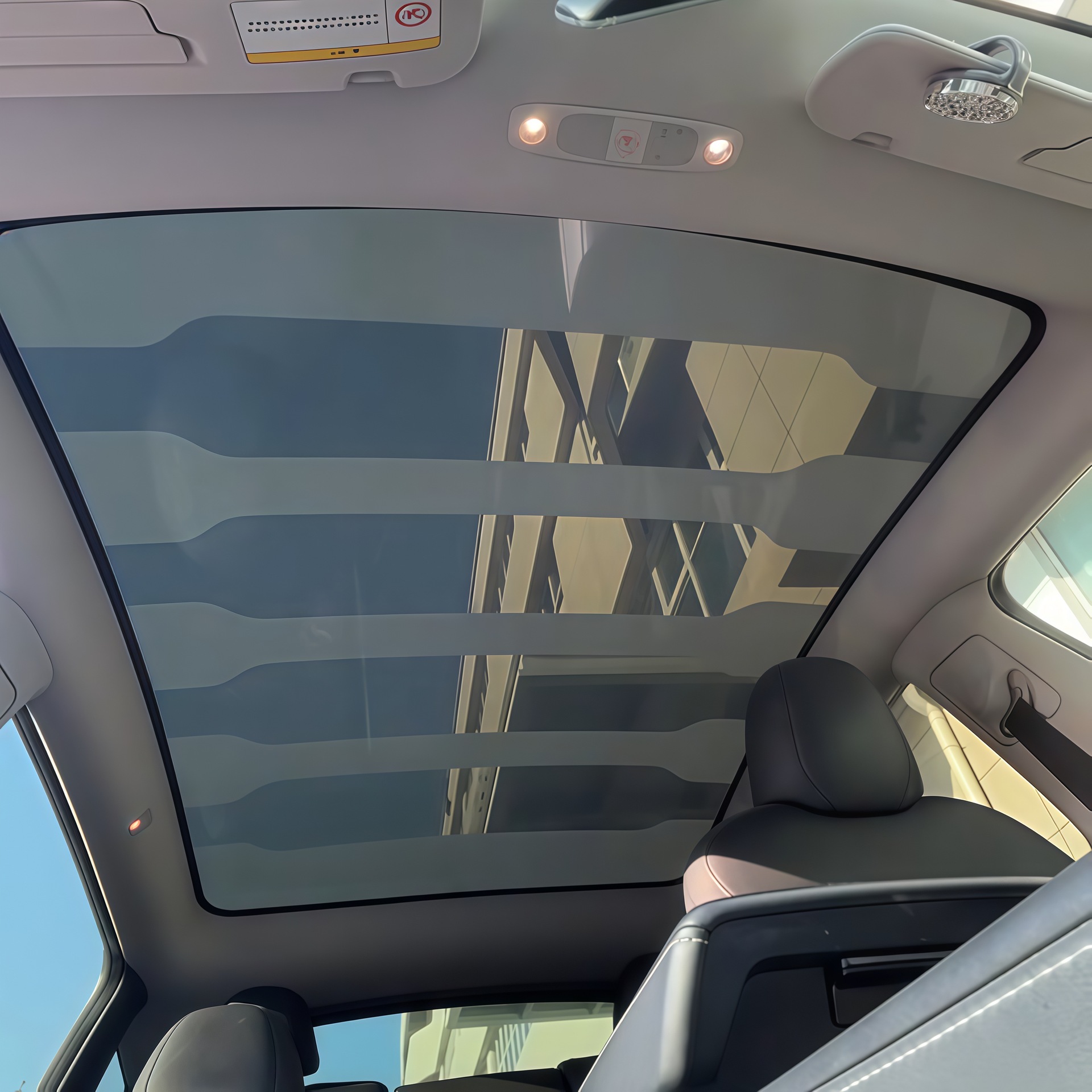 Pdlc Electrically Controlled Dimming Film for Car Sunroof, Switchable Transparent High Uv Insulation Car Window Film