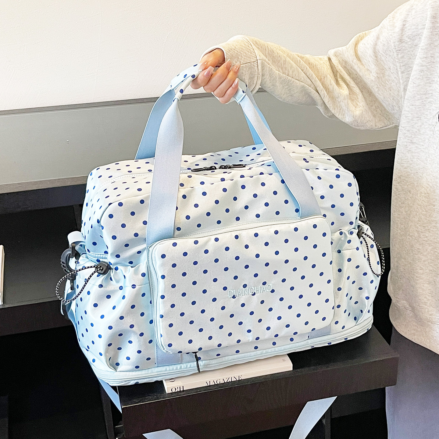 Foldable travel bag for short trips, luggage storage bag, large capacity Korean-style polka dot yoga dance fitness bag
