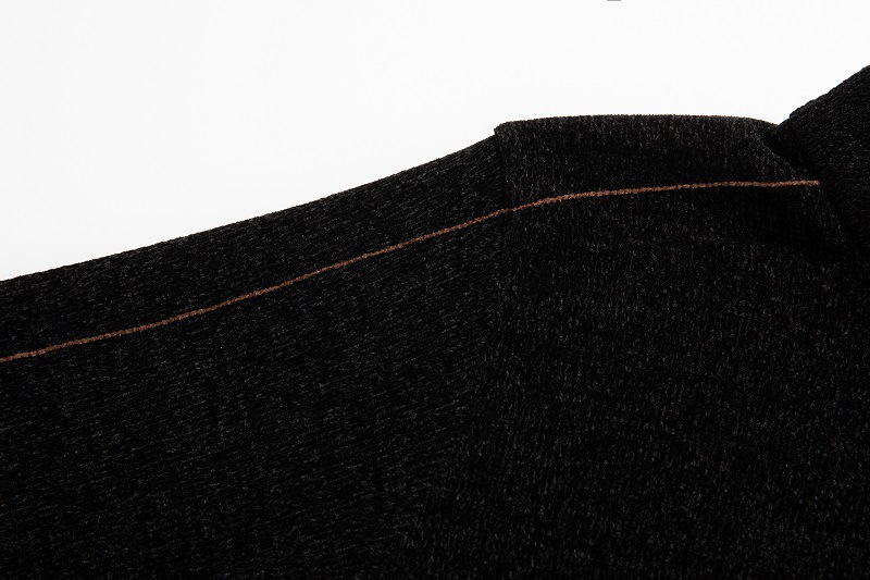Men's Thickened Chenille Sweater in Black