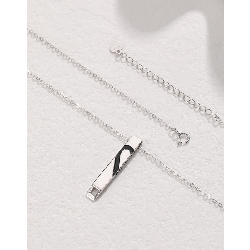 Estilo japonés y coreano simple dulce corazón gota cadena S925 plata esterlina dulce amor pareja clavícula cadena collar al por mayor