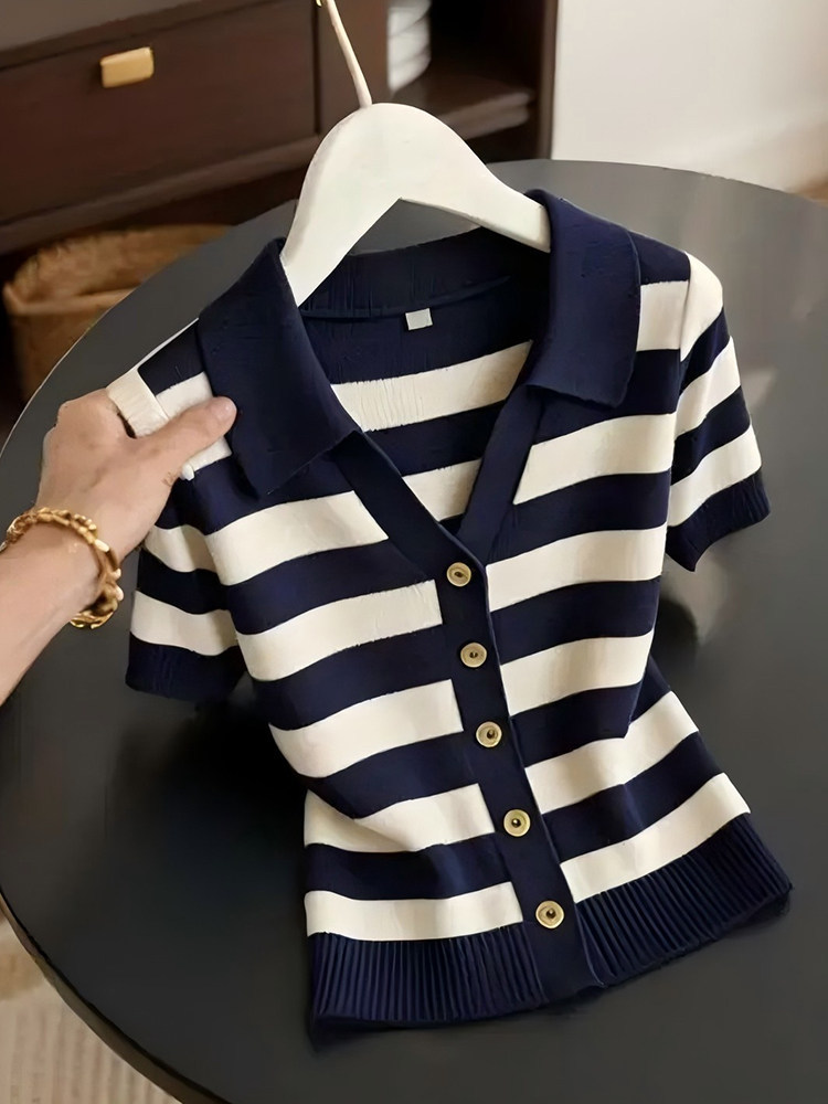Áo thun nữ cổ ve sọc ngang tay ngắn dáng rộng — Sọc xanh trắng
