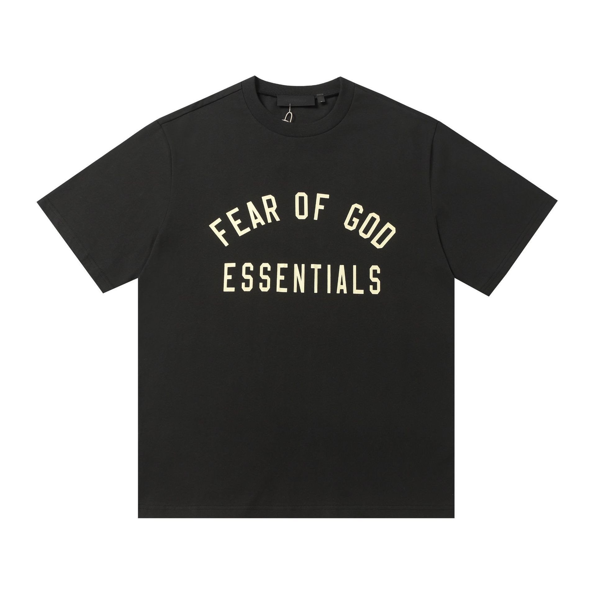 Una pieza de la marca de moda FOG de doble línea ESSENTIALS letra con lema impreso camiseta de manga corta para hombres y mujeres media manga en la calle