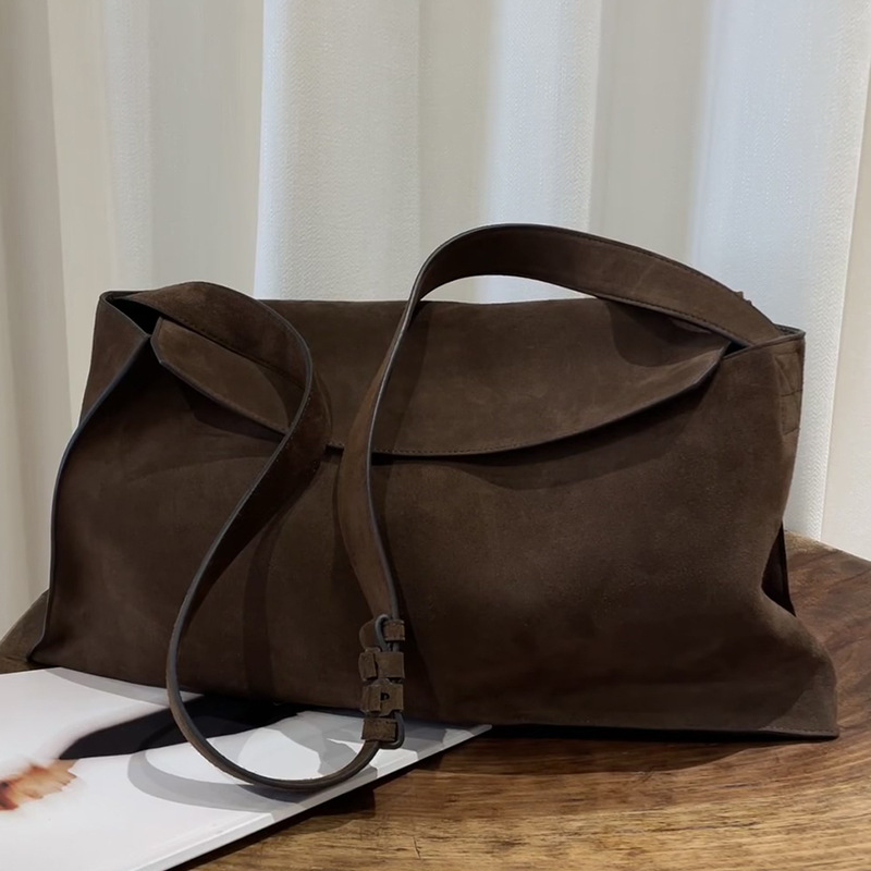 Sac à bandoulière simple en daim givré polyvalent et décontracté de l'influenceur Instagram, nouveau modèle 2024_voghion.com