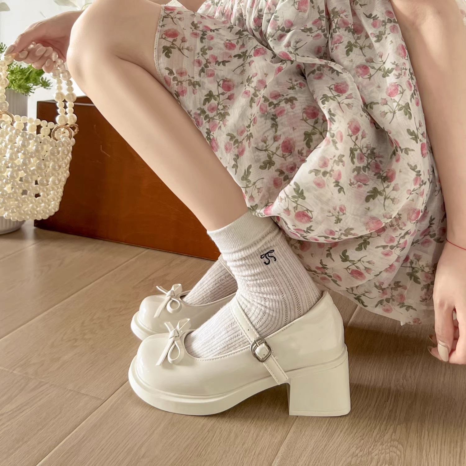 Zapatos Retro franceses de mujer 2026 primavera nuevo estilo de estilo universitario tacones gruesos arcos de altura jk zapatos de cuero pequeños
