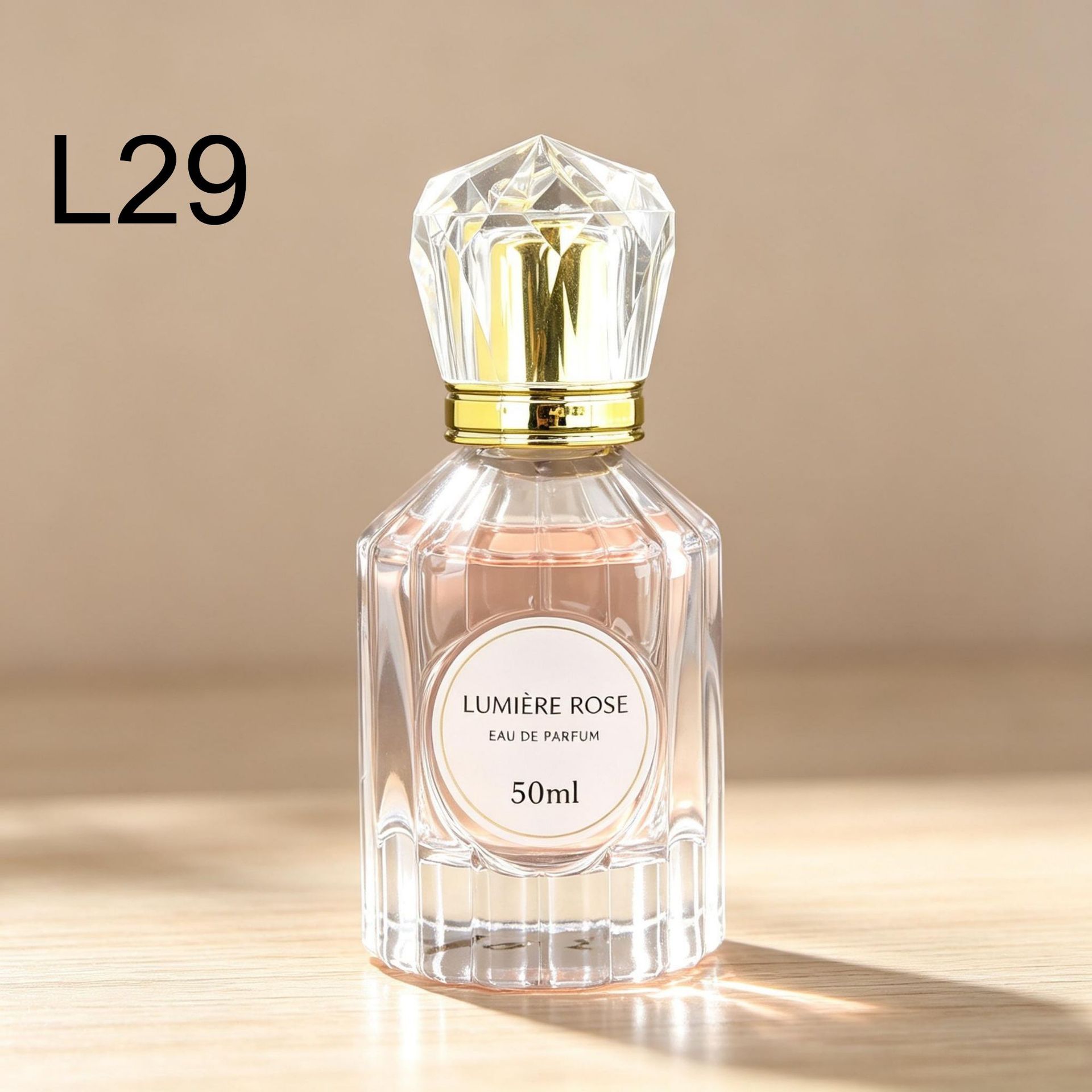 Nuevo producto botella de perfumes de vidrio botella de aerosol 50ml botella vacía botella de fragancia de alta calidad botella dividida multi-tapera libre en stock