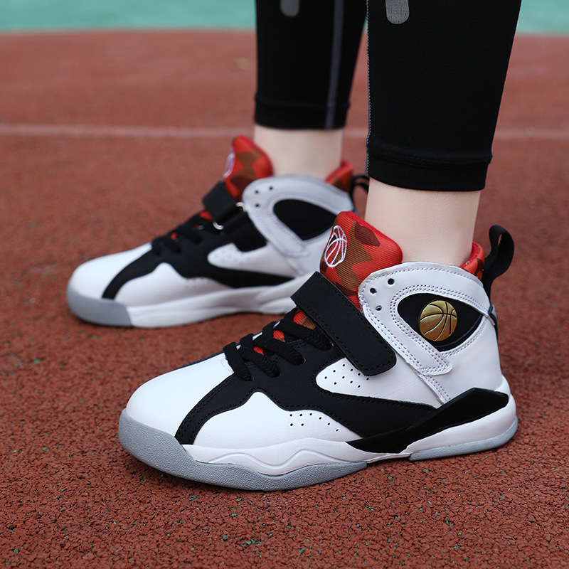 Basketballsko til børn åndbare med velcro_voghion.com