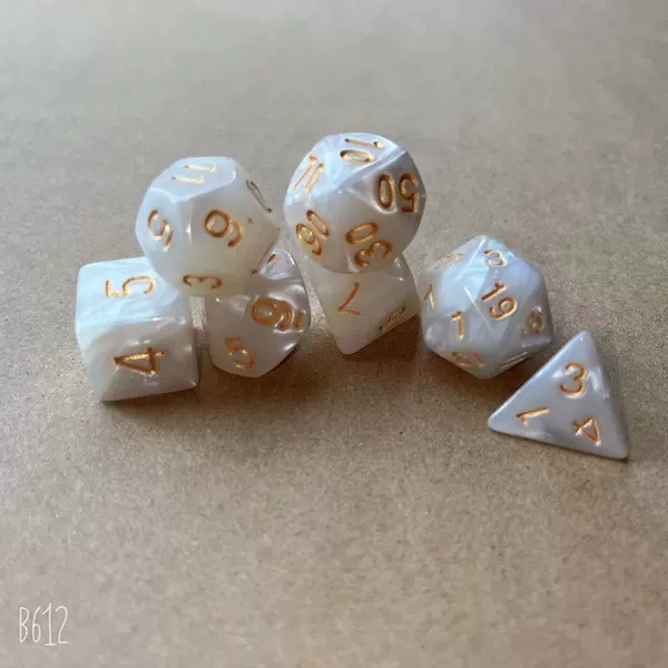 Pearl pattern dot gold lettering white