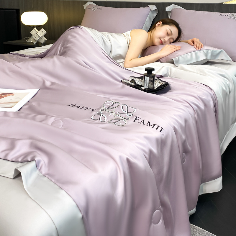 로우-우아한 보라색 산 애쉬