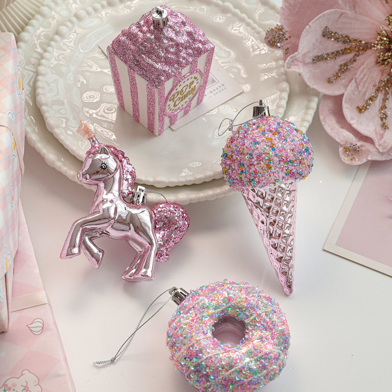 先行販売 ピンクのプラスチック製ペンダント 粉彩風漫画風クリスマスペンダント インスタ映え 立体クリスマスツリー ショーウィンドウデコレーション|undefined