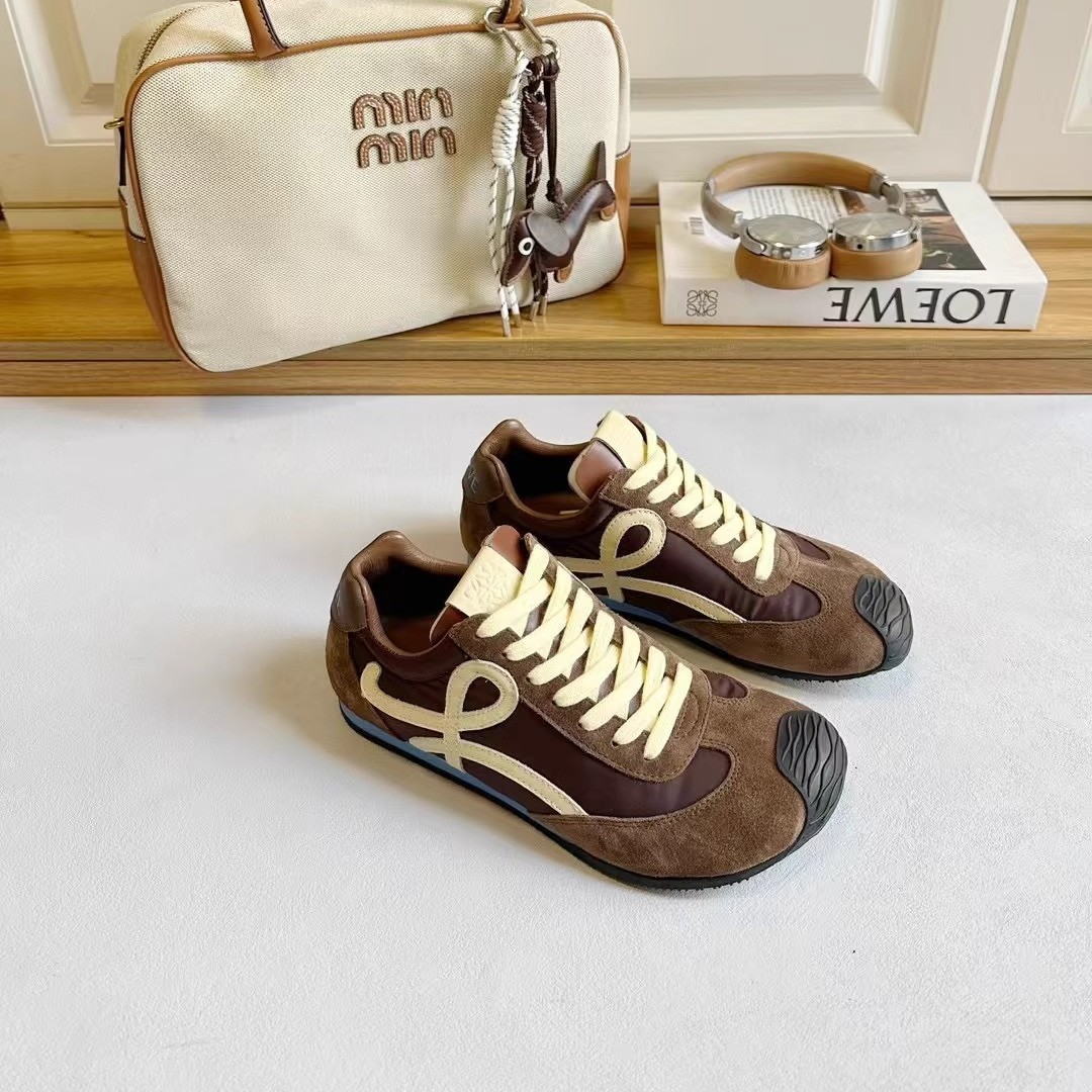 Estación europea 2025 primavera nuevo super fuego retro Gump zapatos de mujer ligero deportes casuales de moda versátil zapatos de entrenamiento alemán