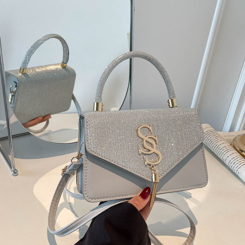 2026 Autumn New Collection: Stylish and Trendy Small Square Handbag for Women, Featuring Letter Designs, Simple and Unique, Suitable for Carrying by Hand, Shoulder, or Crossbody