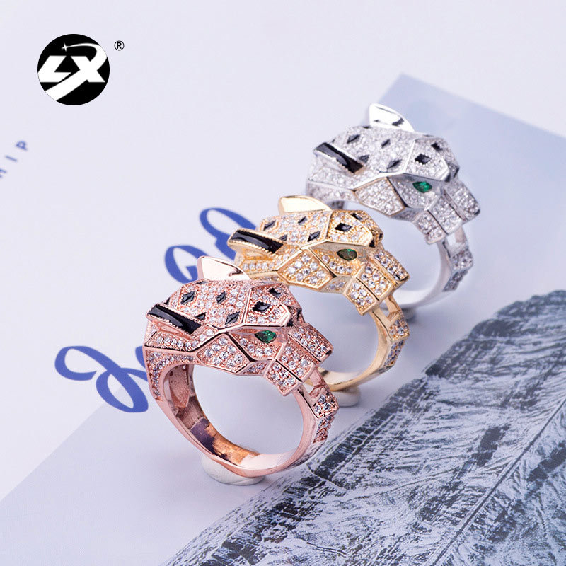 ring with zircon