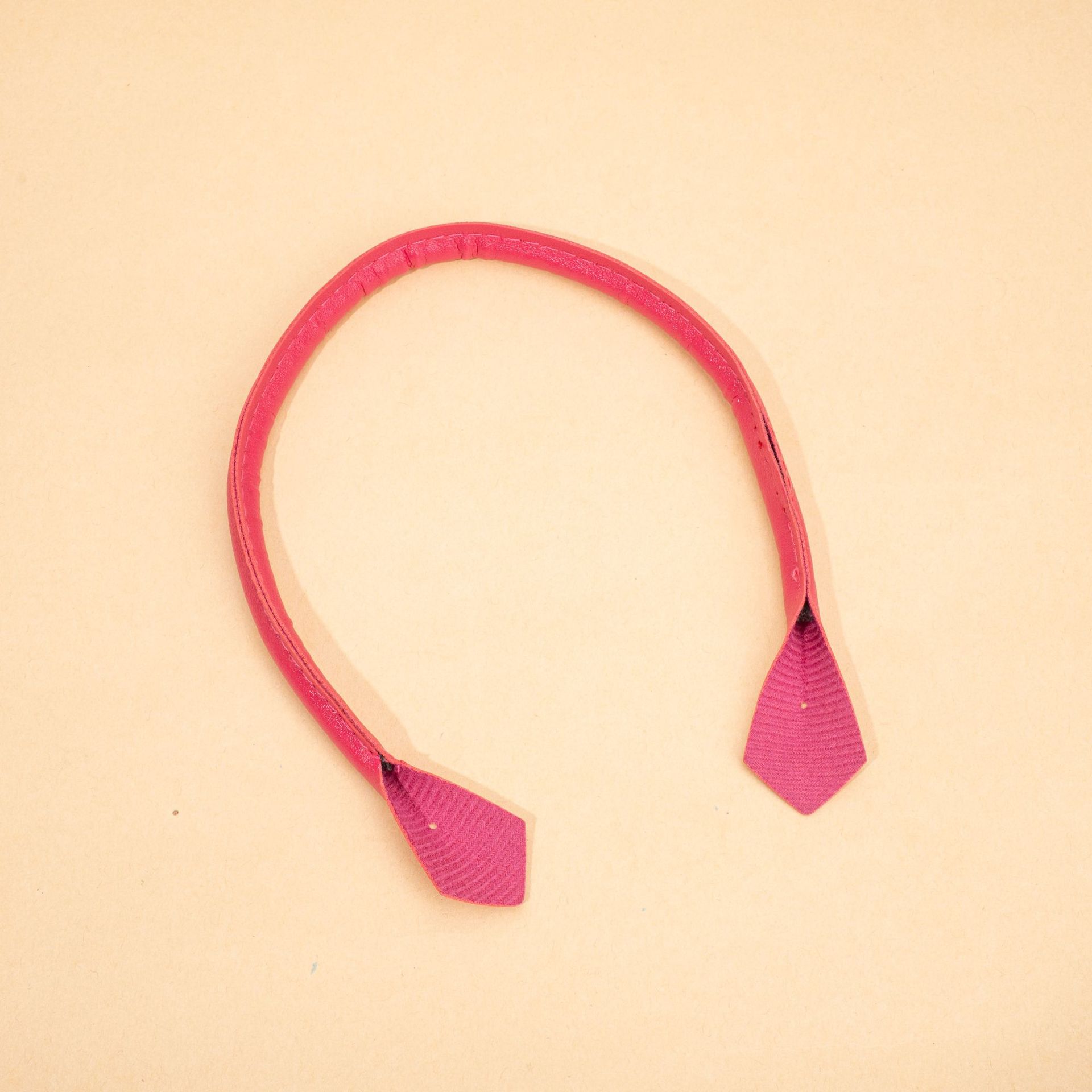 Red square corner nappa pattern