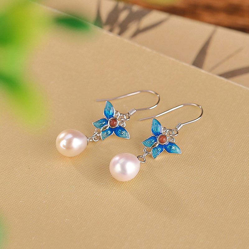 Khuyên tai bạc S925 đính ngọc trai nước ngọt hình bướm không đều — (Ngọc trai tự nhiên theo hình dạng)