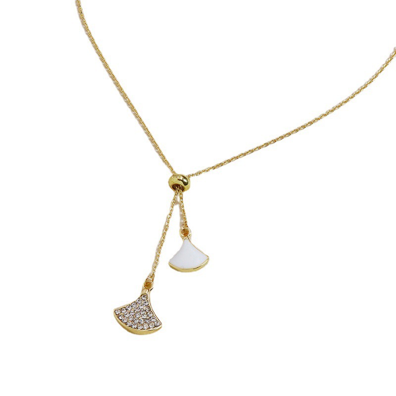 Fashion Diamond Metal Pendant Necklace Wholesale display picture 1
