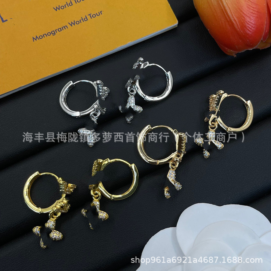 Classic quality retro earrings with letters
